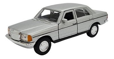 Miniatura Mercedes Benz 230 E Class Prata Welly 1:42