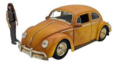 Miniatura Volkswagen Fusca Bumblebee Transfor C/ Boneco 1:24