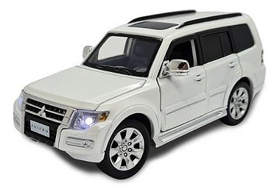 Miniatura Mitsubishi Pajero Full Branco Acende Luz/som 1:32