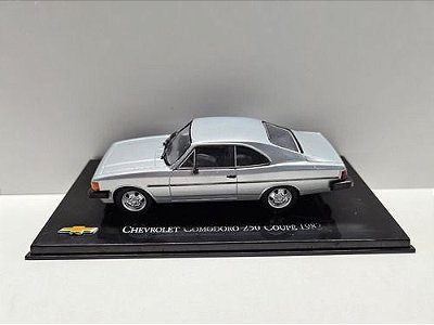 Miniatura Chevrolet Opala Comodoro 82 Prata Customizado 1:43
