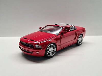 Miniatura Ford Mustang Gt Concept Vermelho Metal Maisto 1:24