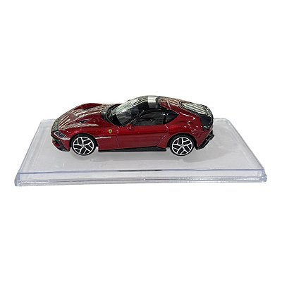 Miniatura Ferrari 12Cilindri com Acrílico 1:43