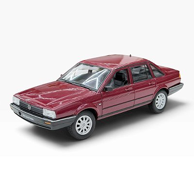 Miniatura Volkswagen Santana Bordô Metal Welly 1:24