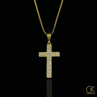PINGENTE CRUZ RETA CRAVEJADA – 3,0 x 2,0 cm – BANHADO A OURO 18K