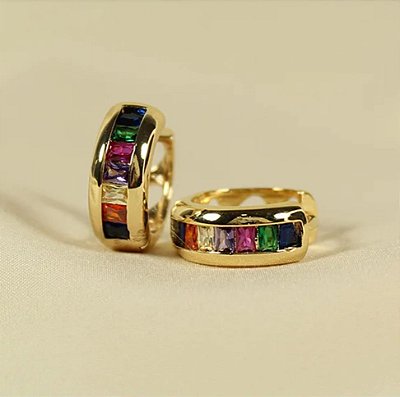 Brinco Argola Com Zircônias Coloridas M