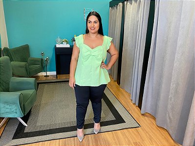 Blusa Regata Com Babado Na Alça Plus Size