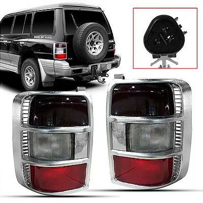 Lanterna traseira pajero mitsubishi de 1998 a 2000 lado direito fumê com aro cromado e soquete triângulo três portas