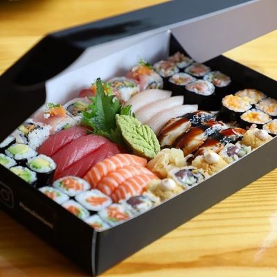 Embalagem p/ sushi, sashimi e combinados (18 x 15 x 4 cm) laminada Personalizado