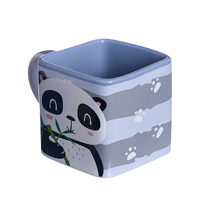 https://cdn.awsli.com.br/400x400/226/226058/produto/219504169/CANECA%20CUBO%20PANDA%20-%20ZONACRIATIVA.png