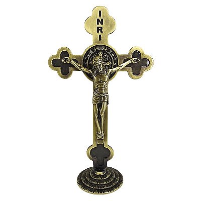 Cruz de Mesa em Metal com Medalha de São Bento - Cor Ouro Velho - 22,5 cm - A Peça - Cód.: 4275