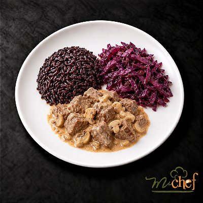 Estrogonofe de Filé Mignon + Arroz Negro + Repolho Roxo com Ervas (370g) | Embalado a Vácuo