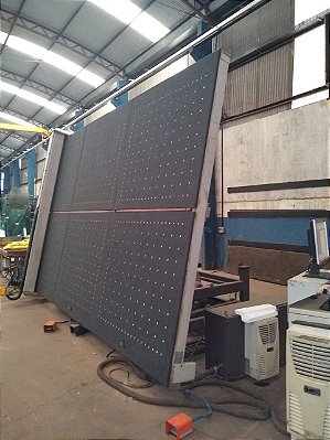 MESA DE CORTE DE VIDRO AUTOMATICA USADA BYSTRONIC ANO 2004