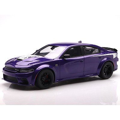 Miniatura carro Dodge Charger Super Bee - 1/18