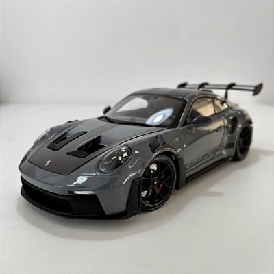 Miniatura carro Porsche 911 GT3 RS 2024 cinza 1/18