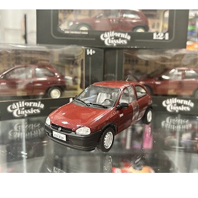 Miniatura carro Chevroelt Corsa Wind 1994 vinho - 1/24