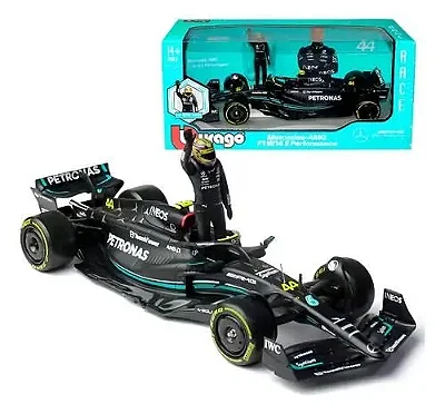 Miniatura Formula 1Mercedes W14 E Hamilton com Boneco 1/24