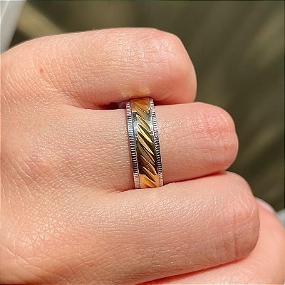 VL 828 - Par de Alianças em Ouro Amarelo e Branco 18K