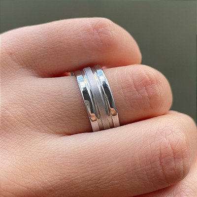 VL 1124 - Par de Alianças em Ouro Branco 18K