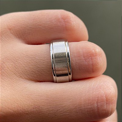 VL 1151 - Par de Alianças em Ouro Branco 18K