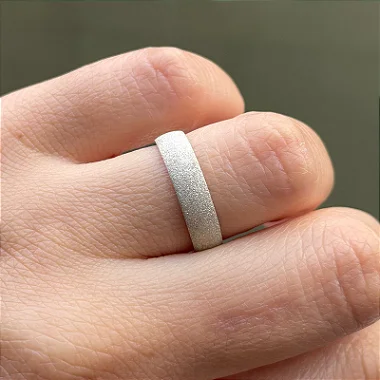VL 1212 - Par de Alianças em Ouro Branco 18K
