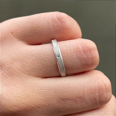 VL 1214 - Par de Alianças em Ouro Branco 18K