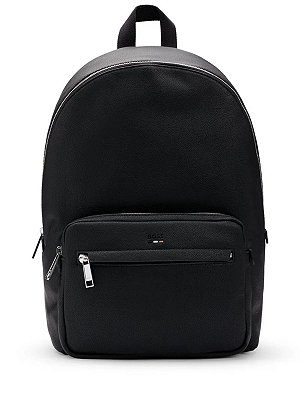 Mochila Boss de Couro Sintético com Acabamentos em Metal Preto