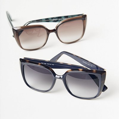 OCULOS DE SOL AZUL ESCURO COM TARTARUGA - MODELO LUIZA