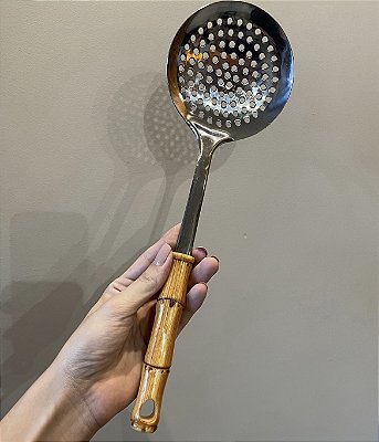 Escumadeira de inox