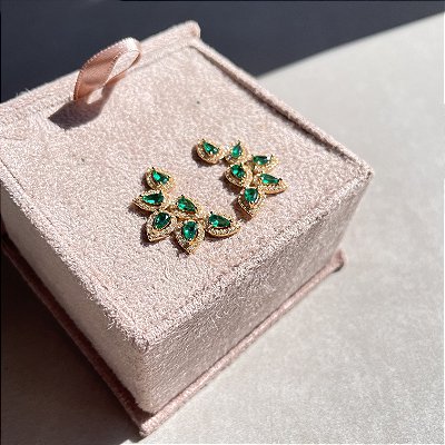 Brinco Ear Cuff Shine Gotas Esmeralda Banhado a Ouro