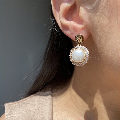 Brinco Pérola Square Baguetes Banhado a Ouro