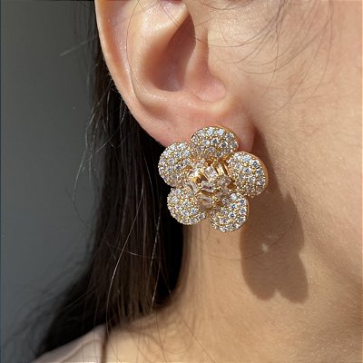 Brinco Flower Cravejada Banhado a Ouro