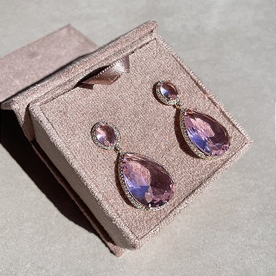 Brinco Gota Light Pink Borda Cravejada Banhado a Ouro