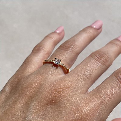 Anel Solitario 3mm Banhado a Ouro - Aro 18