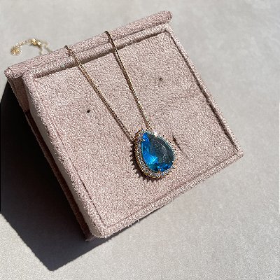 Colar Gota Borda Cravejada Azul Banhado a Ouro