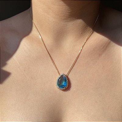 Colar Gota Borda Cravejada Azul Banhado a Ouro