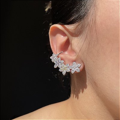 Brinco Ear Cuff Flowers Colors Banhado a Ródio Branco