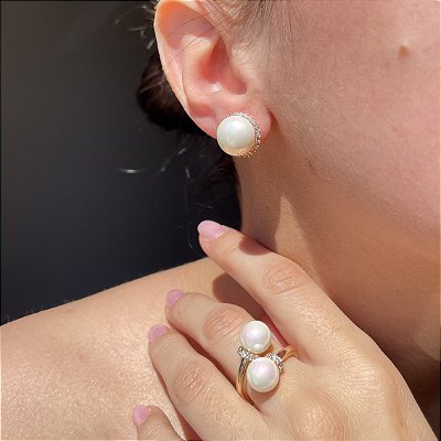 Conjunto Pérola Shell Borda Cravejada Banhado a Ouro