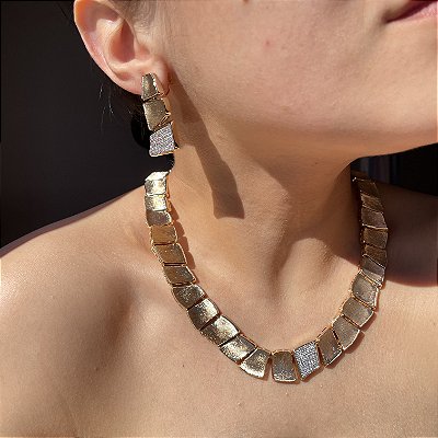 Conjunto Shapes Acetinado Cravejado Banhado a Ouro