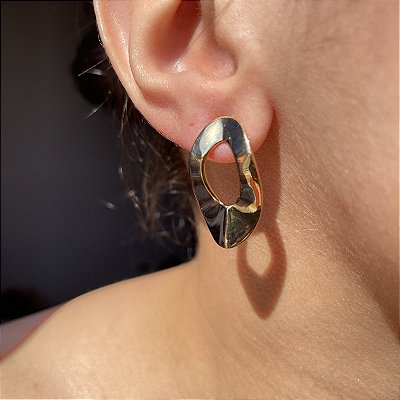 Brinco Organic Vazado Liso Banhado a Ouro