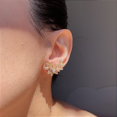 Brinco Ear Cuff Leaf Relevo Cristal Banhado a Ouro