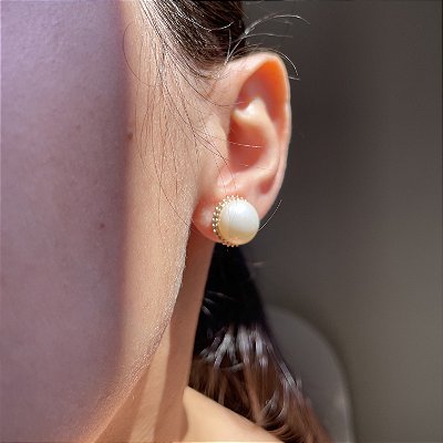 Brinco Solitário Pérola Shell Banhado a Ouro