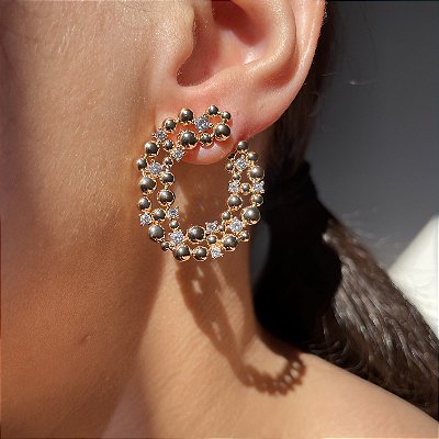 Brinco Curvo Vazado Banhado a Ouro