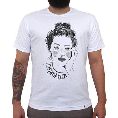 Dramática Ela - Camiseta Basicona Unissex