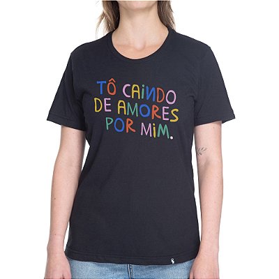 Tô Caindo de Amores - Camiseta Basicona Unissex