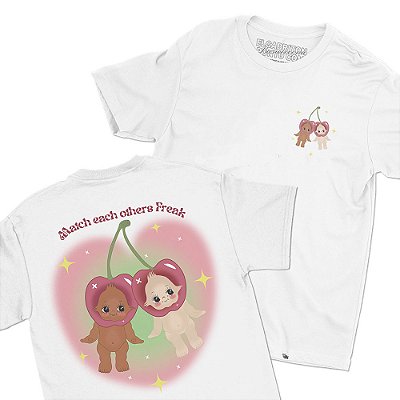 Match Our Freak - FRENTE e COSTAS - Camiseta Basicona Unissex