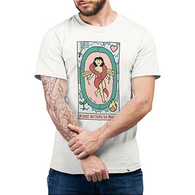 Minas no Topo do Mundo - AZMINA 25 - Camiseta Basicona Unissex