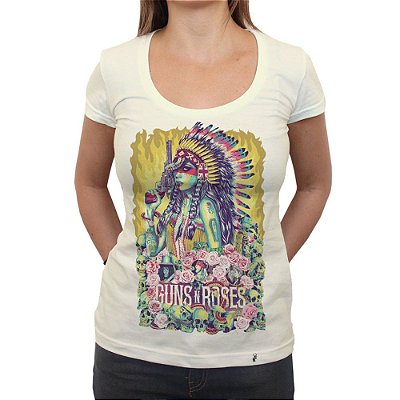 Girl Guns and Roses - Camiseta Clássica Feminina