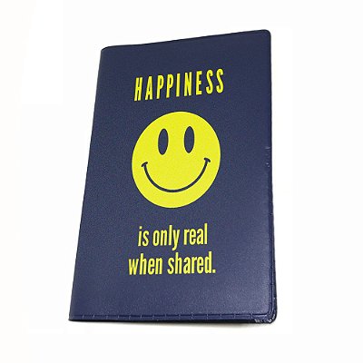 Happiness is Only Real When Shared â€“ Capinha de Passaporte