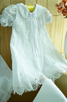 VESTIDO BATIZADO RENASCENÇA NESGA LÁGRIMA COM BORDADO MANUAL