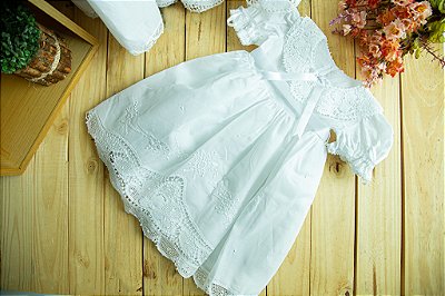 Vestido com gola barra em renascença bordado manual para  batizado